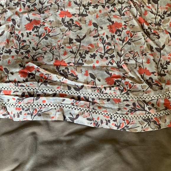 WOMENS MOUNTAIN KHAKI FLORAL SLEEVELESS TOP SIZED MEDIUM - Picture 4 of 4